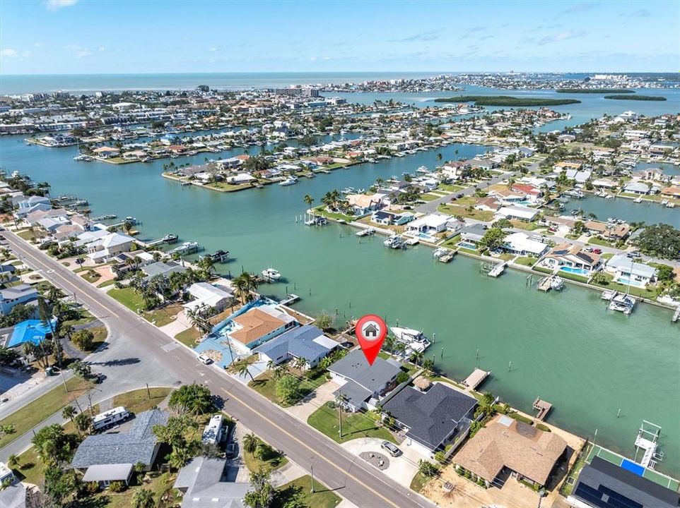 For Sale: $1,149,000 (4 beds, 2 baths, 1812 Square Feet)