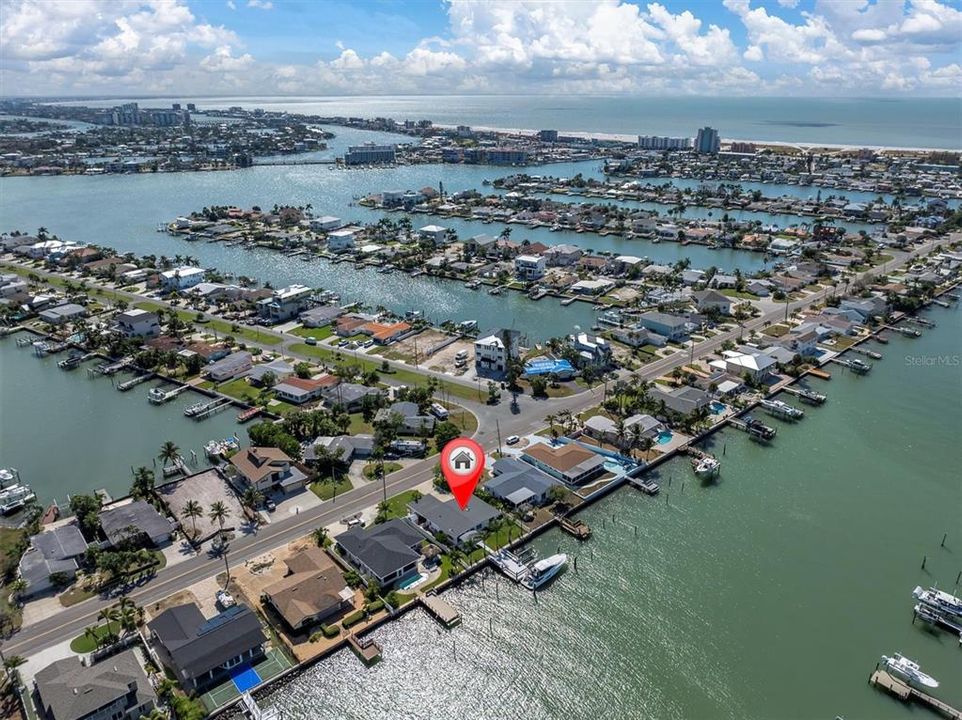 For Sale: $1,149,000 (4 beds, 2 baths, 1812 Square Feet)