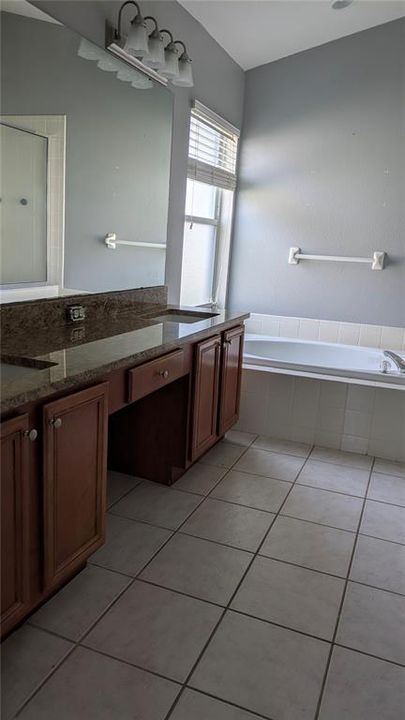 For Rent: $3,100 (4 beds, 2 baths, 2091 Square Feet)