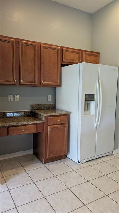 For Rent: $3,100 (4 beds, 2 baths, 2091 Square Feet)