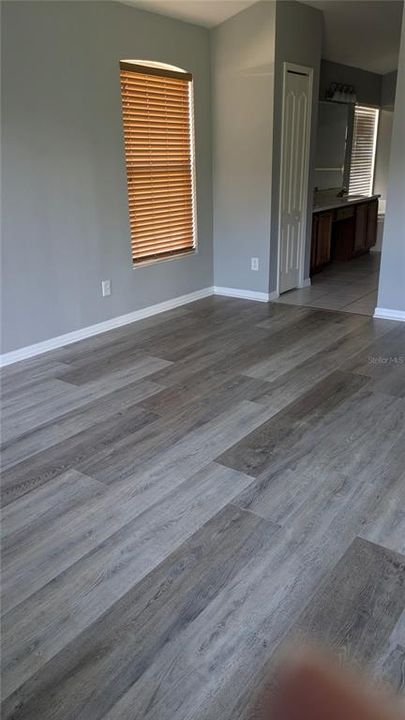 For Rent: $3,100 (4 beds, 2 baths, 2091 Square Feet)