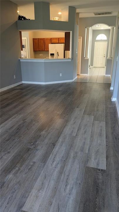 For Rent: $3,100 (4 beds, 2 baths, 2091 Square Feet)