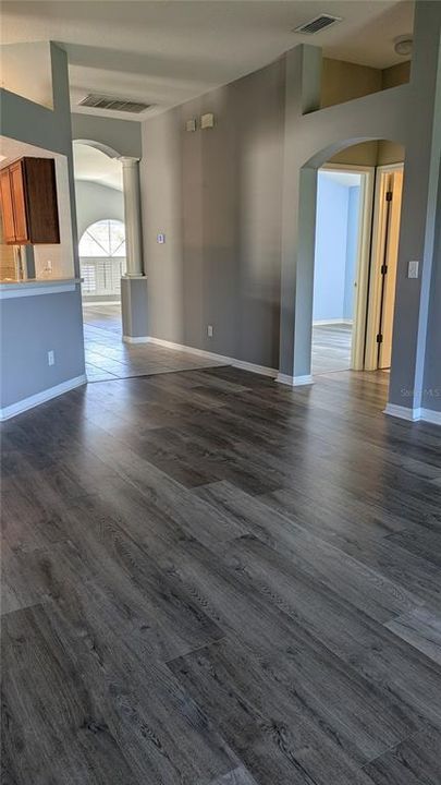 For Rent: $3,100 (4 beds, 2 baths, 2091 Square Feet)