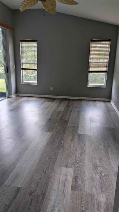 For Rent: $3,100 (4 beds, 2 baths, 2091 Square Feet)