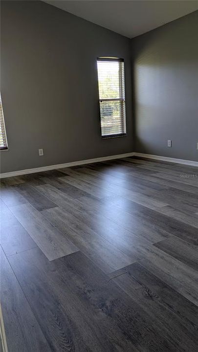 For Rent: $3,100 (4 beds, 2 baths, 2091 Square Feet)