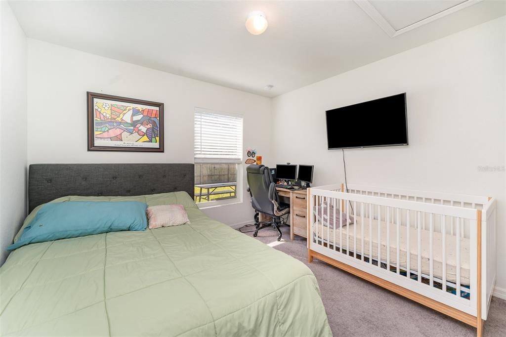 待售: $335,000 (4 贝兹, 2 浴室, 1946 平方英尺)