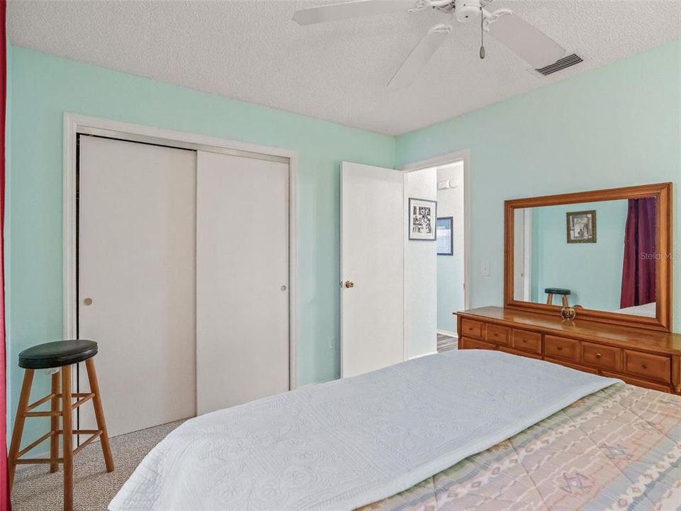 En Venta: $309,000 (2 camas, 2 baños, 1360 Pies cuadrados)