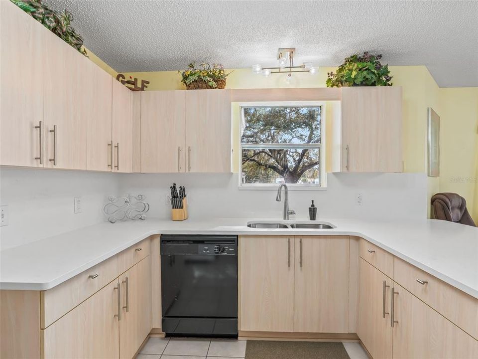 En Venta: $309,000 (2 camas, 2 baños, 1360 Pies cuadrados)