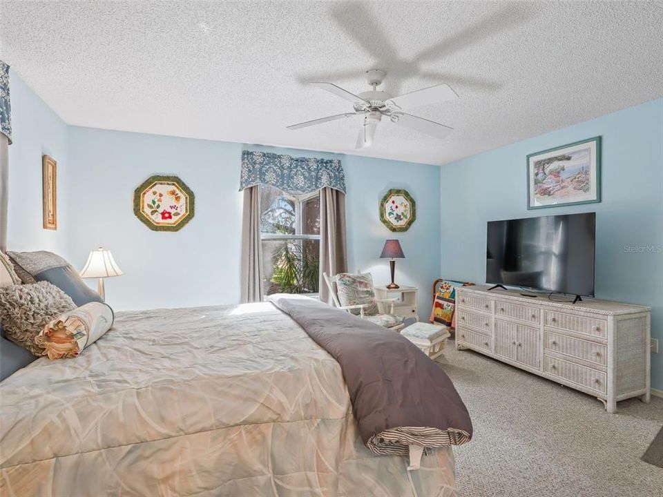 En Venta: $309,000 (2 camas, 2 baños, 1360 Pies cuadrados)