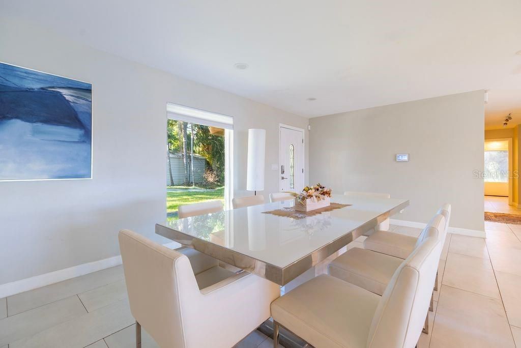 待售: $1,299,999 (5 贝兹, 3 浴室, 2589 平方英尺)