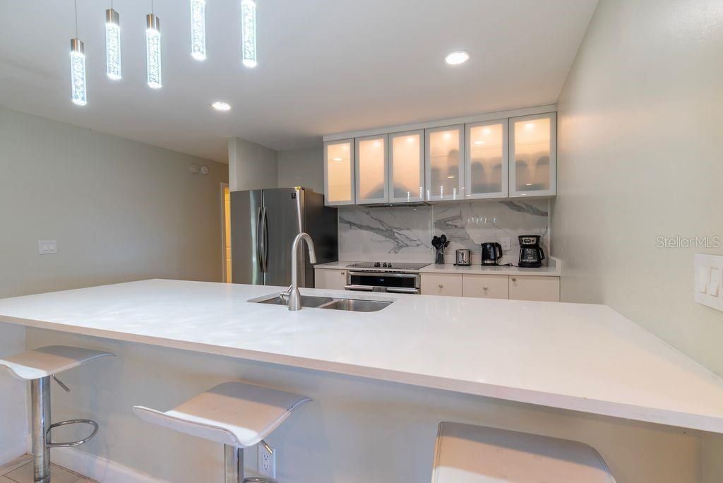 待售: $1,299,999 (5 贝兹, 3 浴室, 2589 平方英尺)