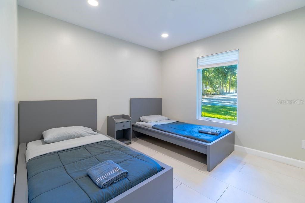 待售: $1,299,999 (5 贝兹, 3 浴室, 2589 平方英尺)