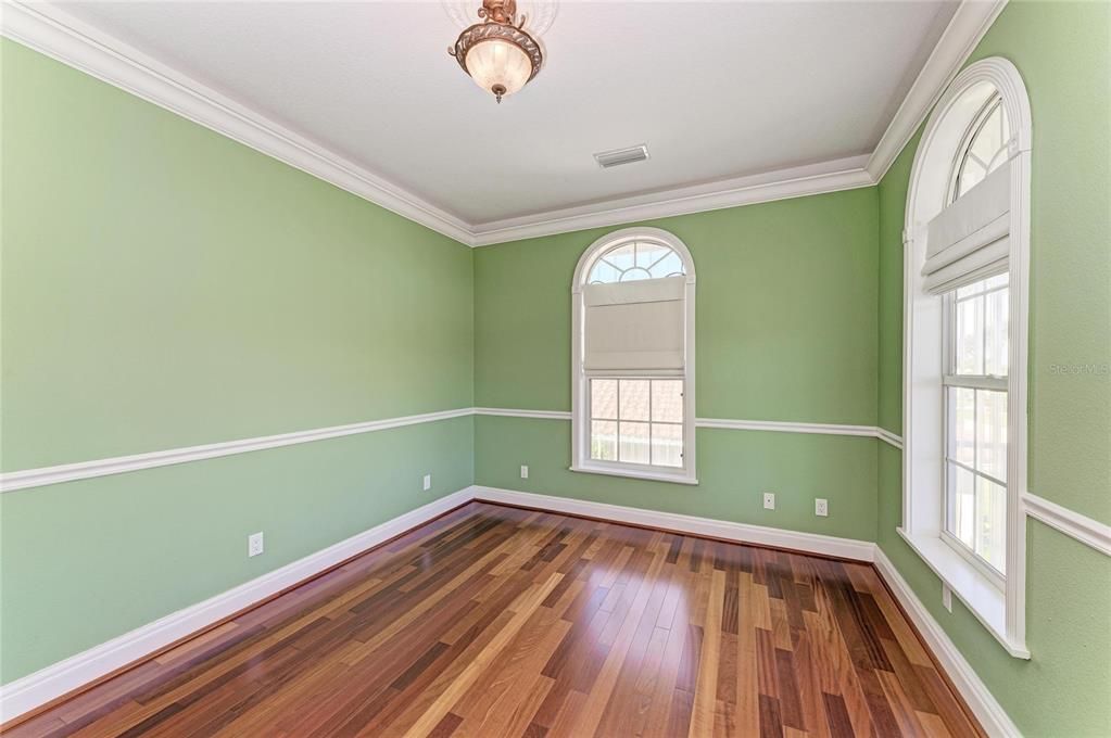 For Sale: $1,199,000 (3 beds, 3 baths, 4639 Square Feet)