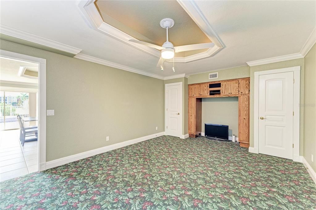 For Sale: $1,199,000 (3 beds, 3 baths, 4639 Square Feet)