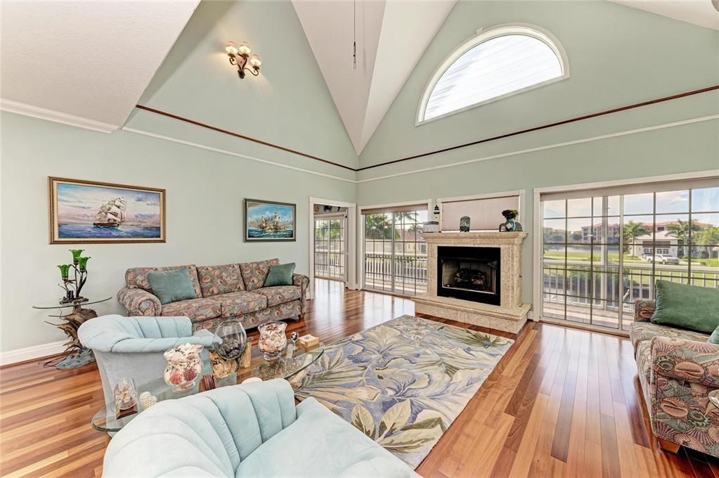 For Sale: $1,199,000 (3 beds, 3 baths, 4639 Square Feet)