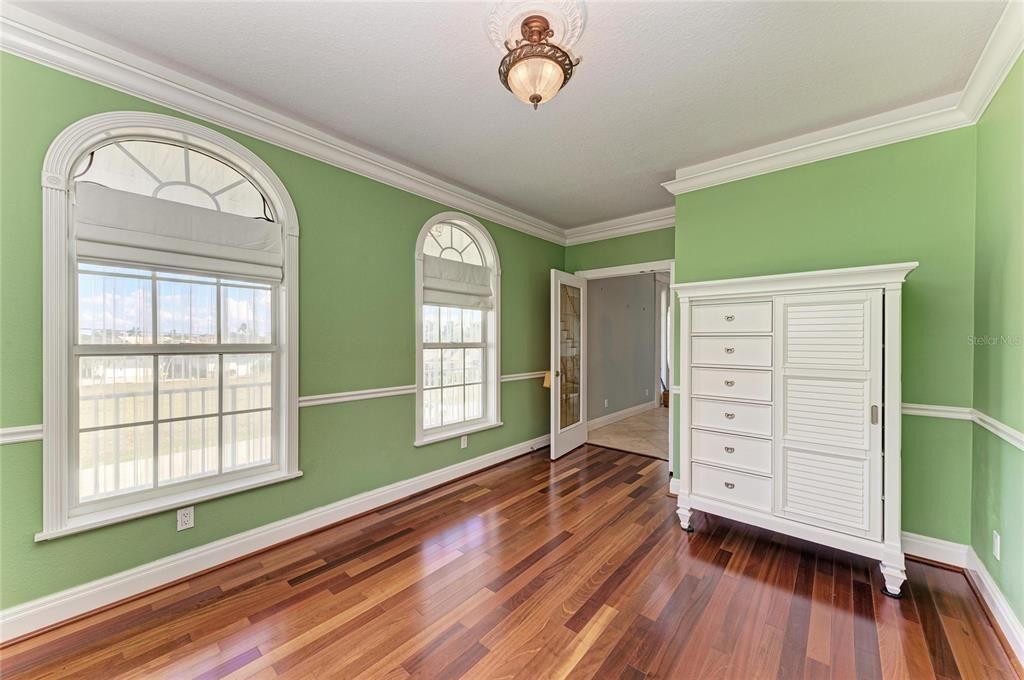 For Sale: $1,199,000 (3 beds, 3 baths, 4639 Square Feet)