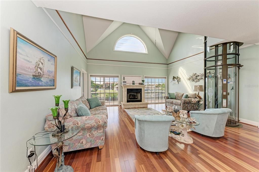 For Sale: $1,199,000 (3 beds, 3 baths, 4639 Square Feet)