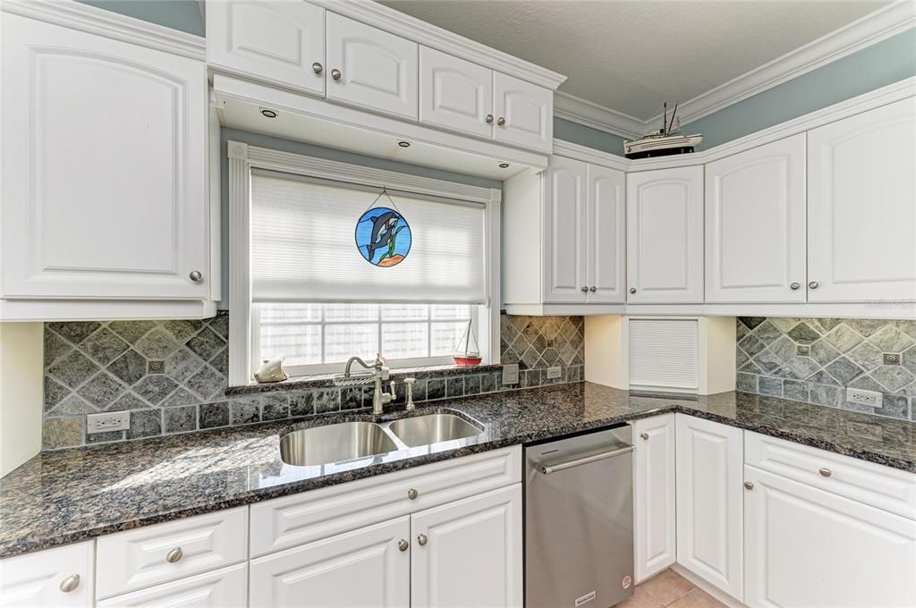 For Sale: $1,199,000 (3 beds, 3 baths, 4639 Square Feet)