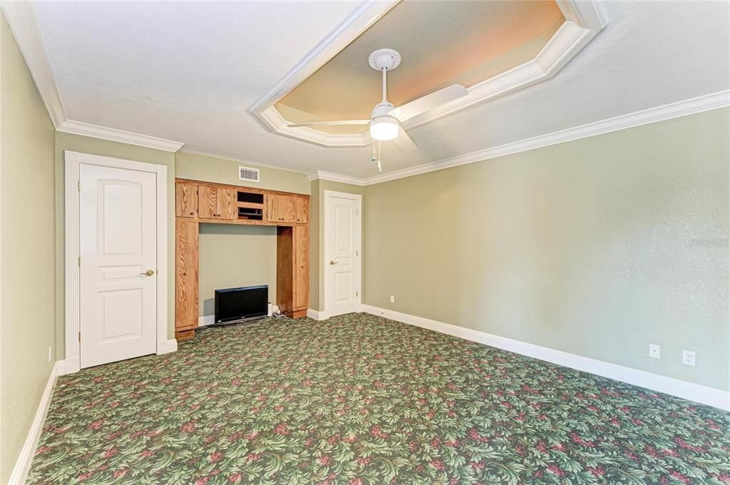 For Sale: $1,199,000 (3 beds, 3 baths, 4639 Square Feet)