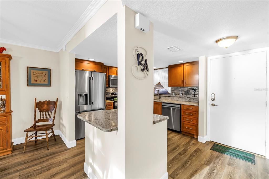 На продажу: $250,000 (2 спален, 2 ванн, 1040 Квадратных фут)