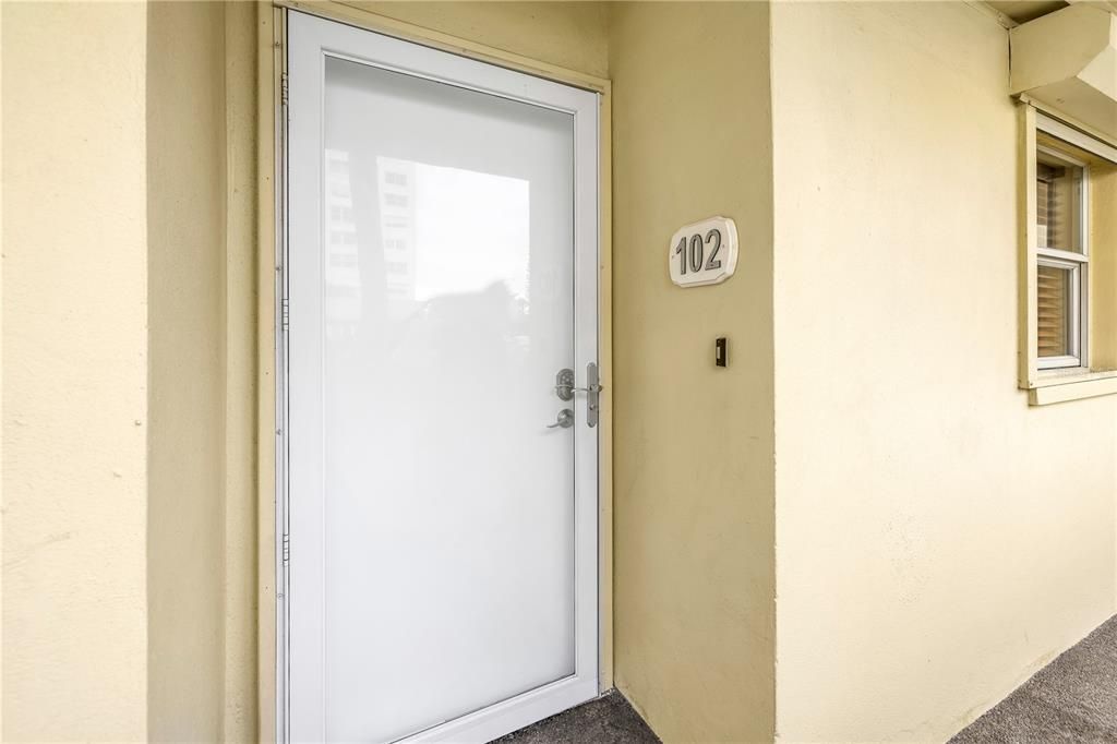 На продажу: $250,000 (2 спален, 2 ванн, 1040 Квадратных фут)