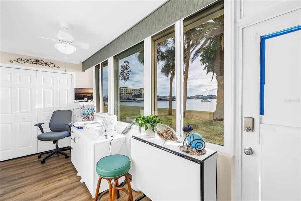 На продажу: $250,000 (2 спален, 2 ванн, 1040 Квадратных фут)