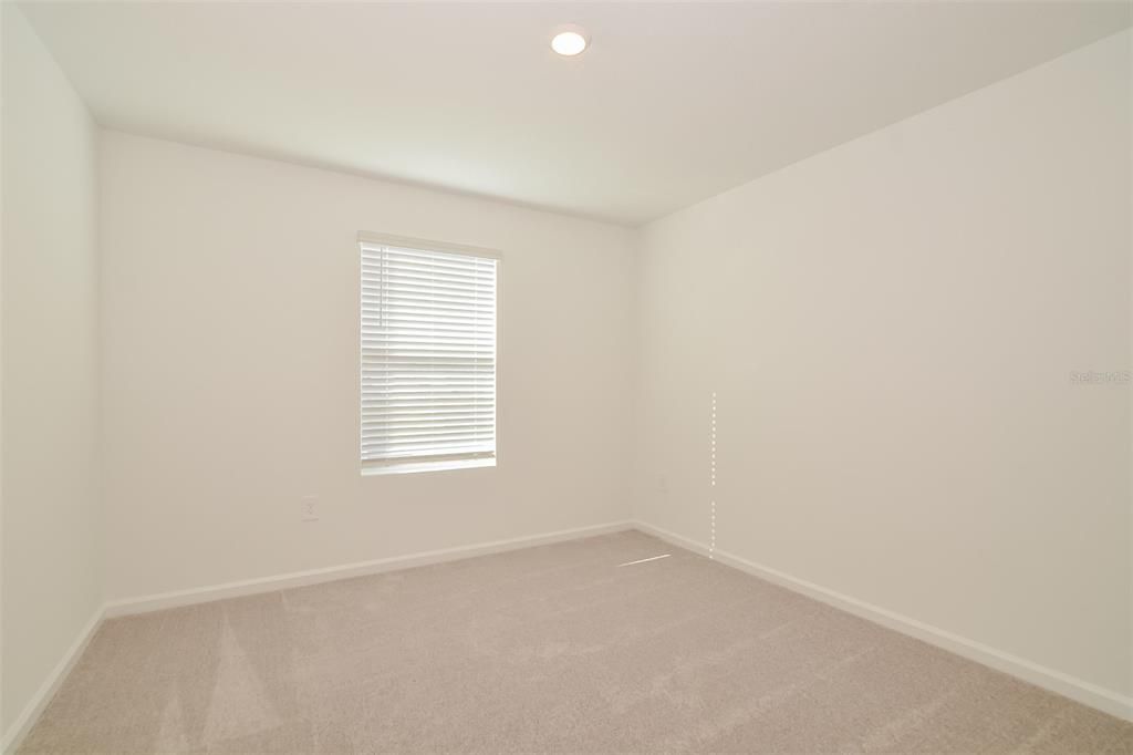 В аренду: $2,030 (5 спален, 2 ванн, 2326 Квадратных фут)