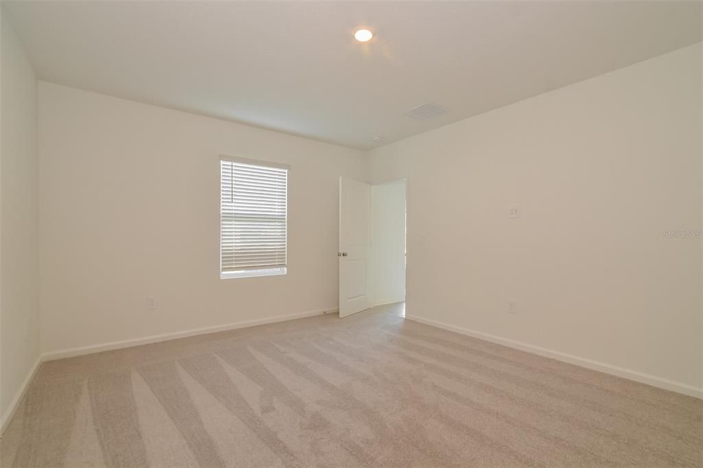 В аренду: $2,030 (5 спален, 2 ванн, 2326 Квадратных фут)