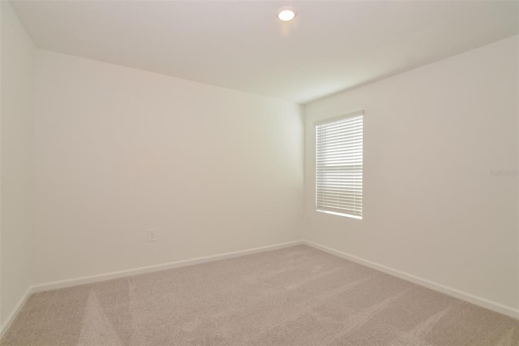 В аренду: $2,030 (5 спален, 2 ванн, 2326 Квадратных фут)