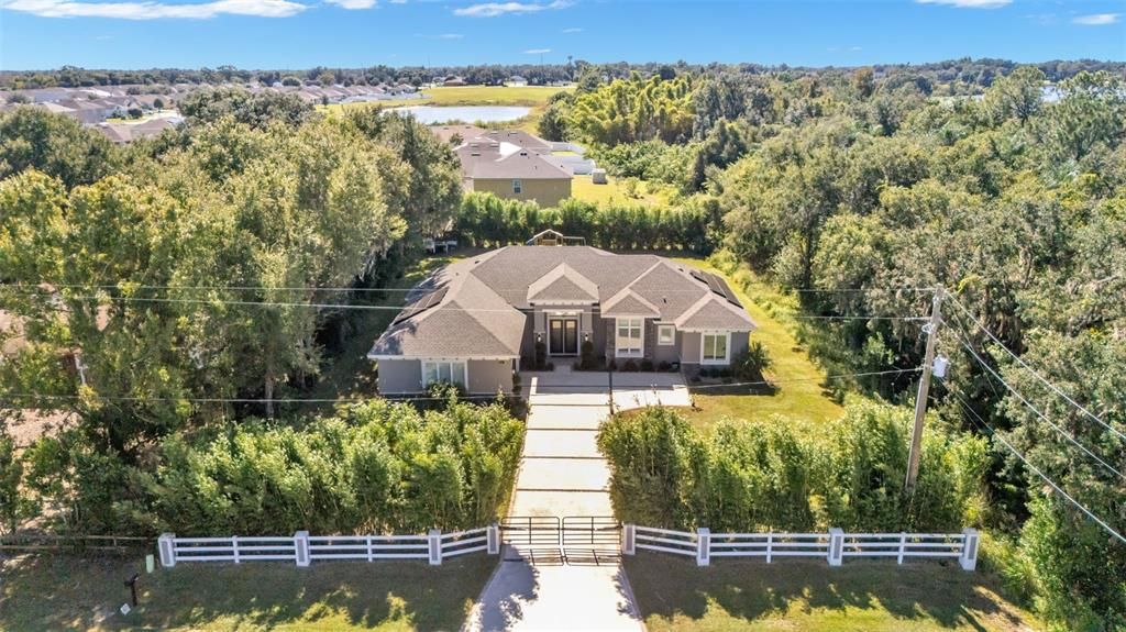 For Sale: $750,000 (4 beds, 3 baths, 2493 Square Feet)