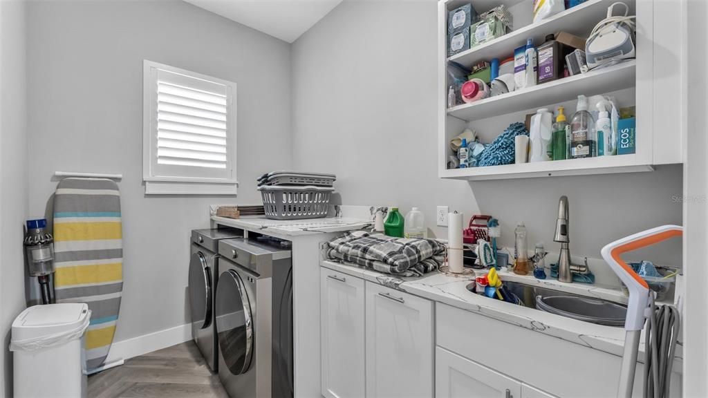 For Sale: $750,000 (4 beds, 3 baths, 2493 Square Feet)