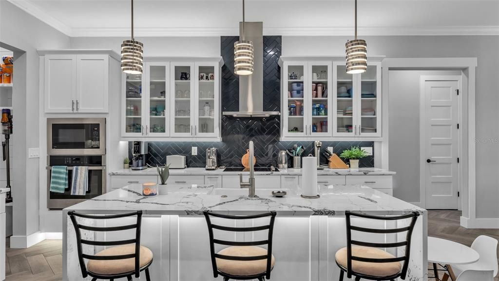 For Sale: $750,000 (4 beds, 3 baths, 2493 Square Feet)