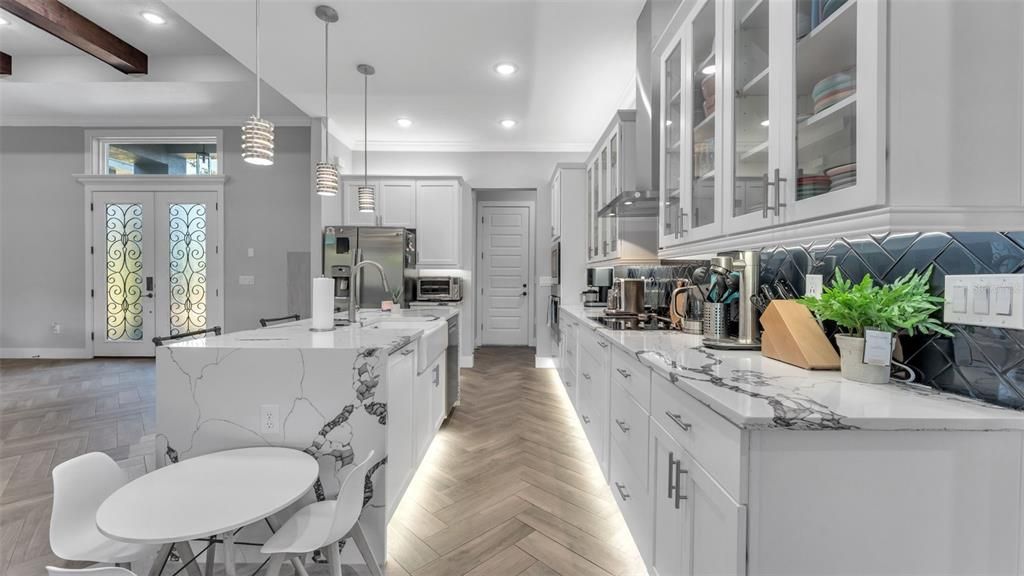 For Sale: $750,000 (4 beds, 3 baths, 2493 Square Feet)