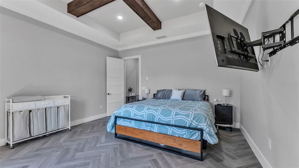 For Sale: $750,000 (4 beds, 3 baths, 2493 Square Feet)