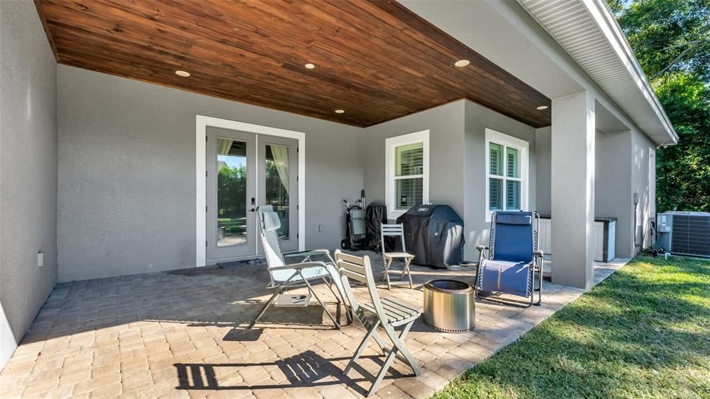 For Sale: $750,000 (4 beds, 3 baths, 2493 Square Feet)