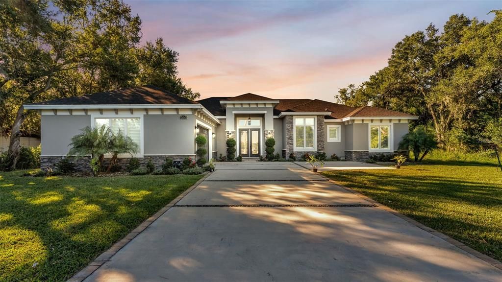 For Sale: $750,000 (4 beds, 3 baths, 2493 Square Feet)