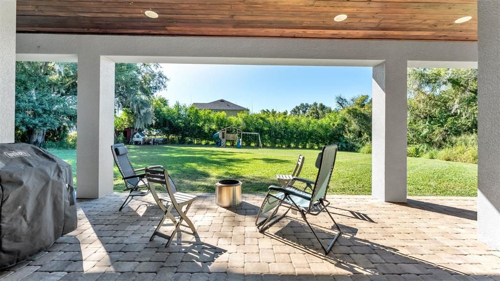 For Sale: $750,000 (4 beds, 3 baths, 2493 Square Feet)