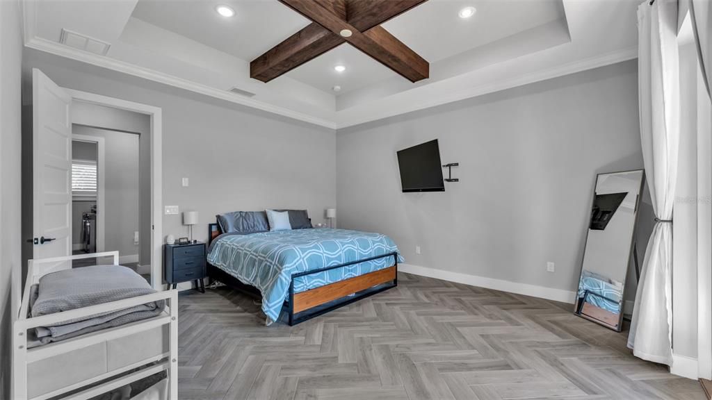 For Sale: $750,000 (4 beds, 3 baths, 2493 Square Feet)