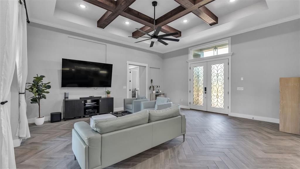 For Sale: $750,000 (4 beds, 3 baths, 2493 Square Feet)