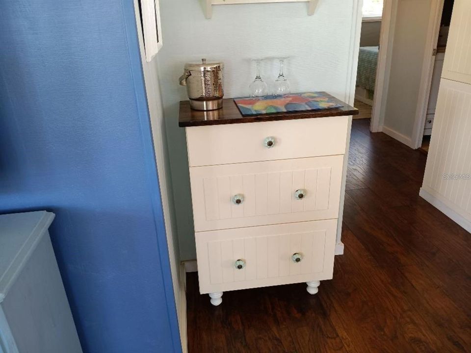 For Sale: $244,900 (2 beds, 2 baths, 884 Square Feet)