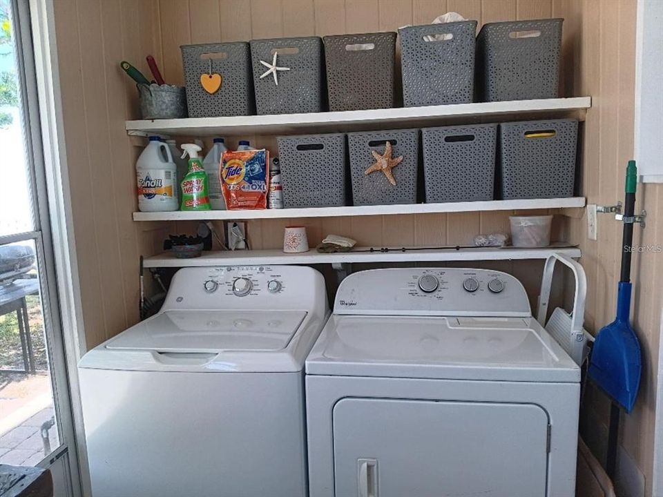 For Sale: $244,900 (2 beds, 2 baths, 884 Square Feet)