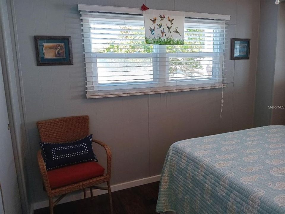 For Sale: $244,900 (2 beds, 2 baths, 884 Square Feet)