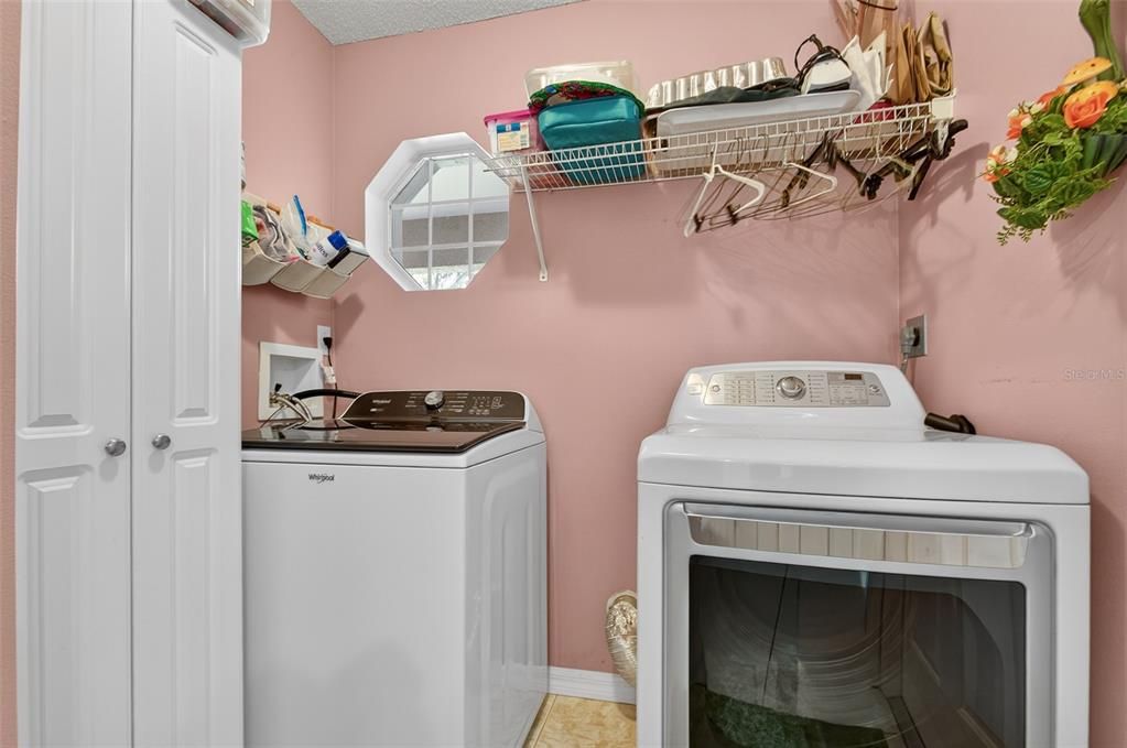 Active With Contract: $349,900 (3 beds, 2 baths, 1492 Square Feet)