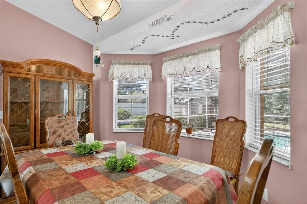 Active With Contract: $349,900 (3 beds, 2 baths, 1492 Square Feet)