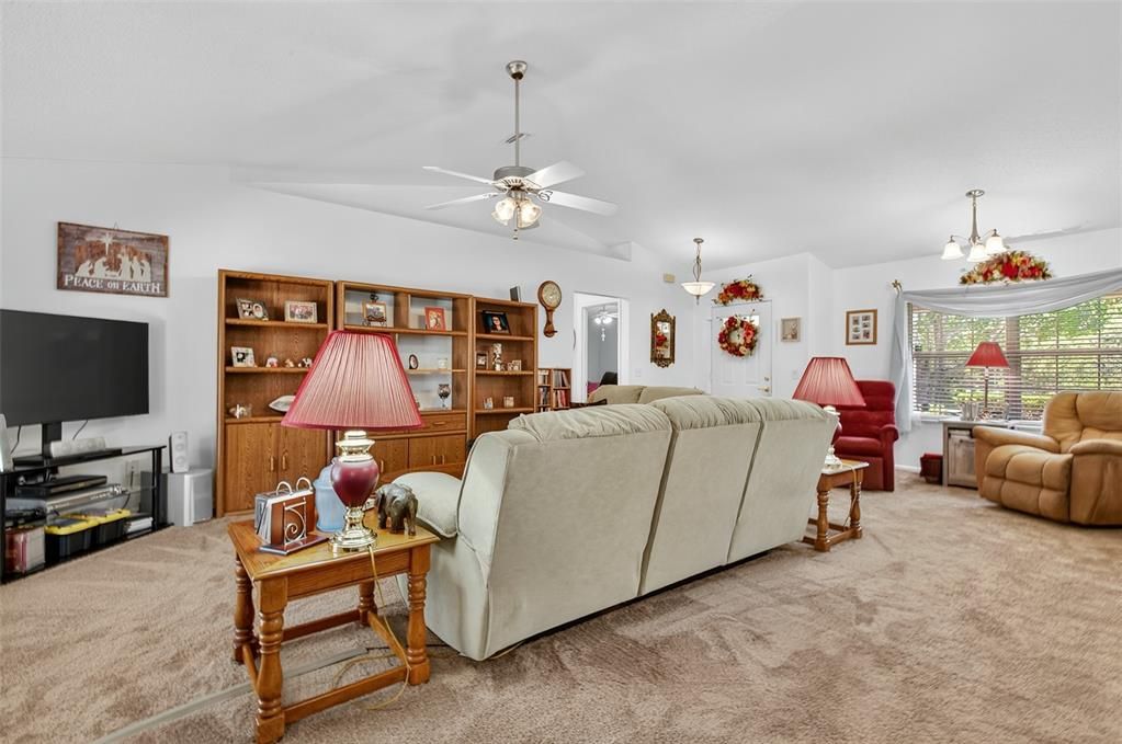 Active With Contract: $349,900 (3 beds, 2 baths, 1492 Square Feet)