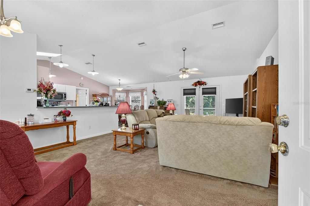 Active With Contract: $349,900 (3 beds, 2 baths, 1492 Square Feet)