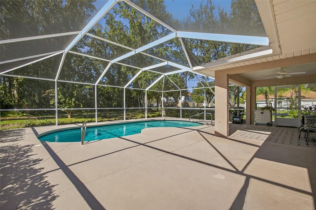 Active With Contract: $349,900 (3 beds, 2 baths, 1492 Square Feet)