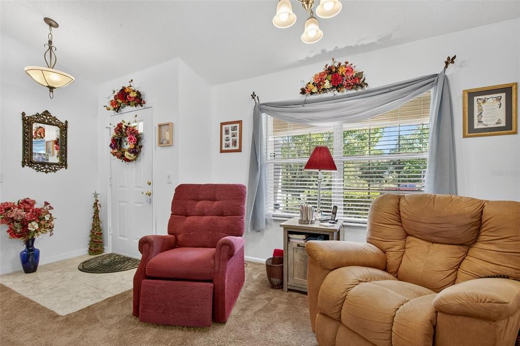 Active With Contract: $349,900 (3 beds, 2 baths, 1492 Square Feet)