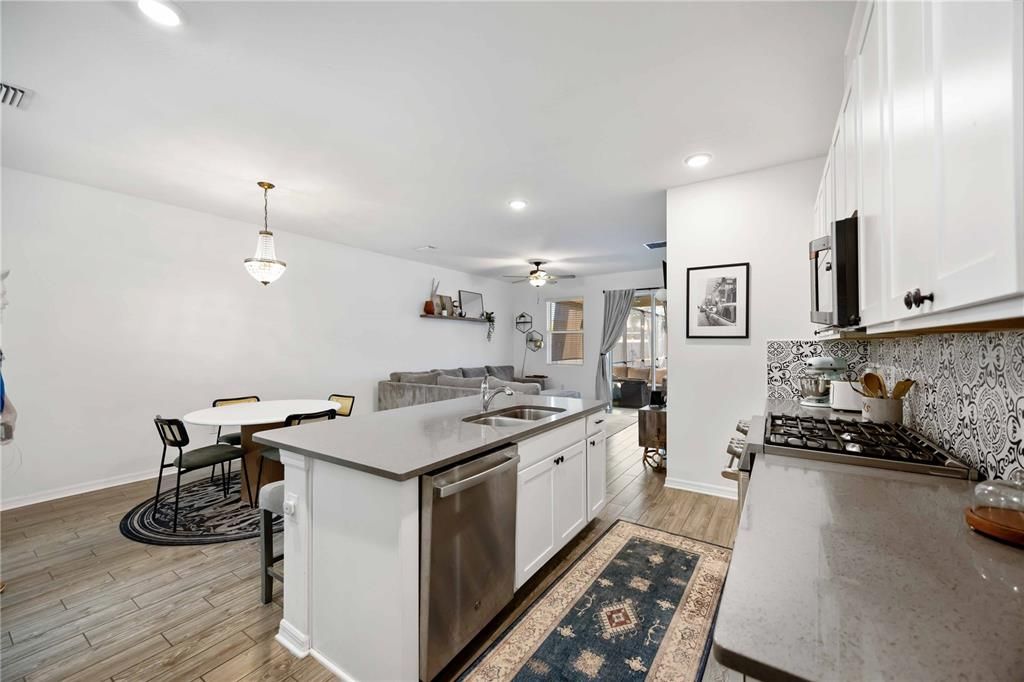 Active With Contract: $475,000 (4 beds, 2 baths, 2164 Square Feet)