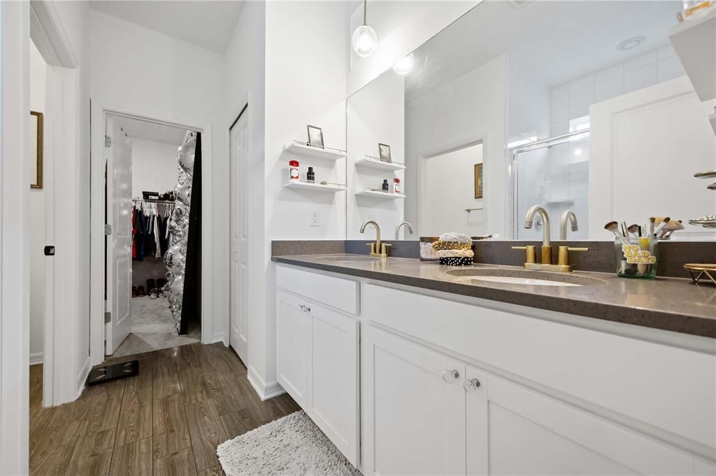 Active With Contract: $475,000 (4 beds, 2 baths, 2164 Square Feet)
